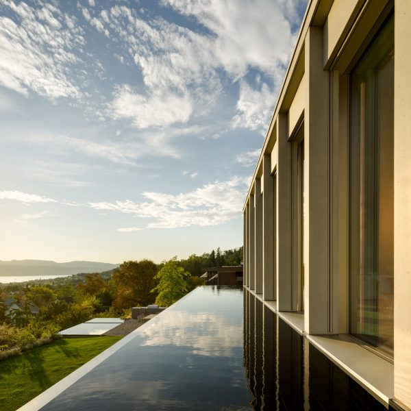 Uetikon villa by Pérez Palacios Arquitectos Asociados