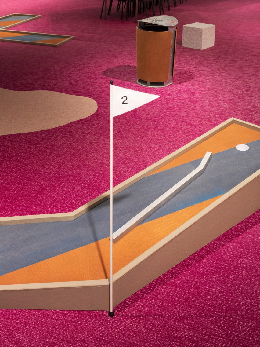 Mini-golf course by Lab La Bla