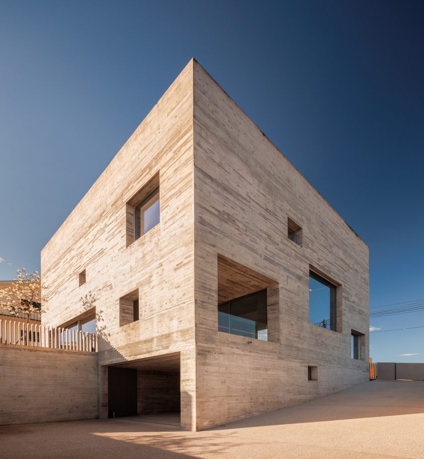 SV House by Spaceworkers in Portugal