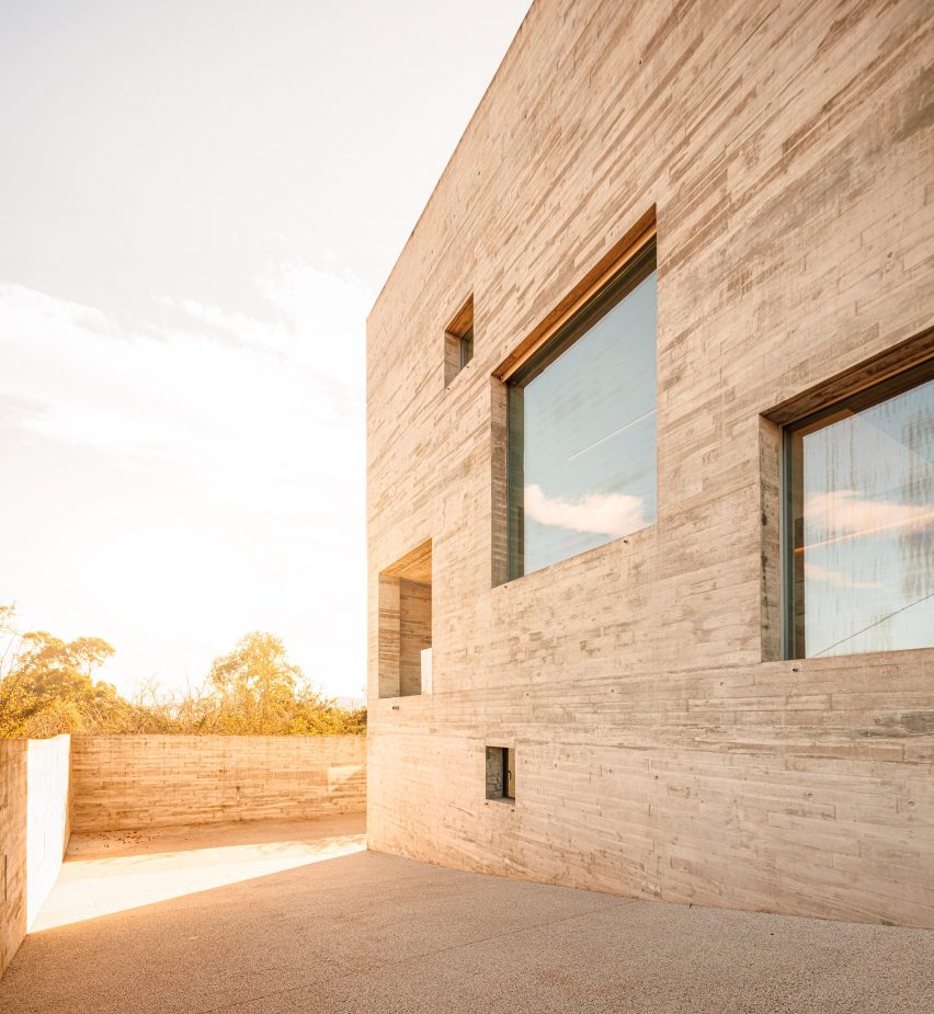 SV House by Spaceworkers in Portugal