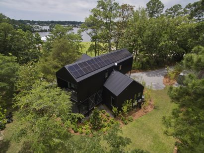X-shaped home by Tall Architects