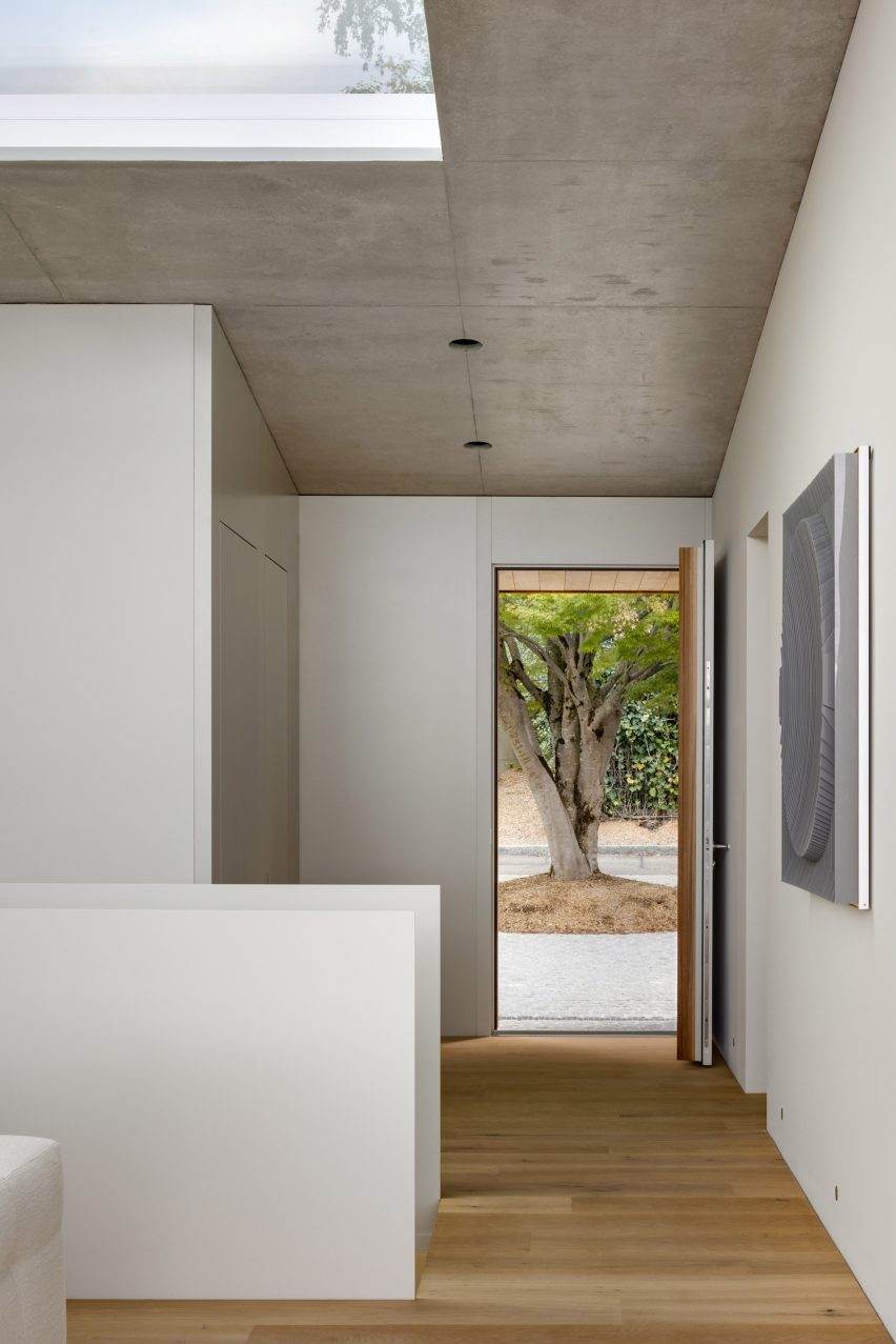 Uetikon villa by Pérez Palacios Arquitectos Asociados