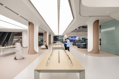 Display zones in UNStudio Huawei flagship store in Shanghai