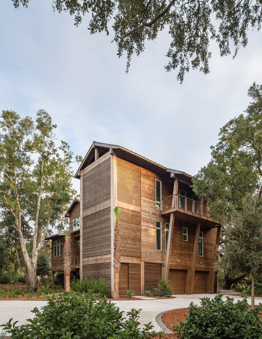A wooden house in a Charleston