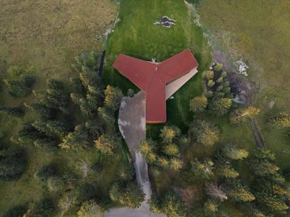Aerial view of Y-shaped home in Canada by Saunders Architecture