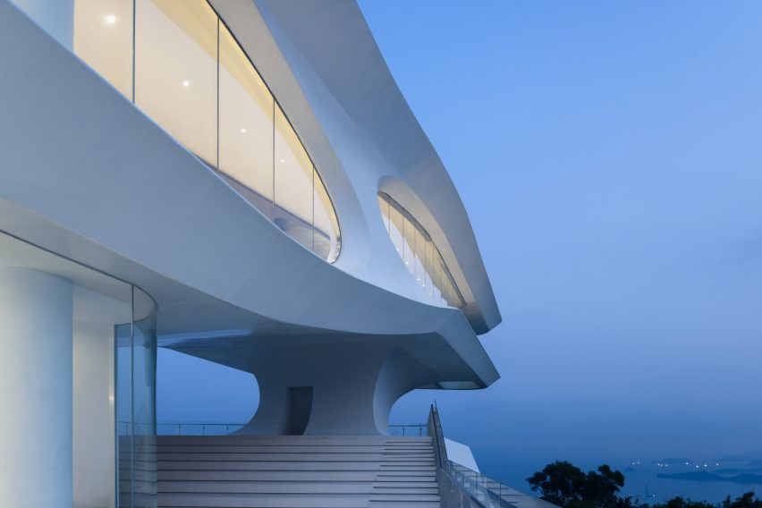 Yunhai Forest Service Station by Line+ Studio