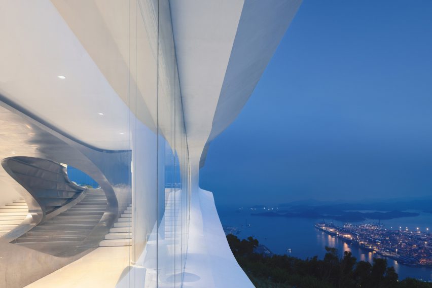 Yunhai Forest Service Station by Line+ Studio