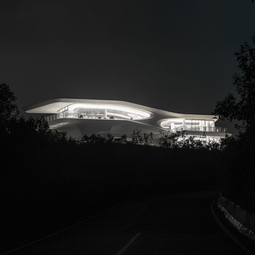 Yunhai Forest Service Station by Line+ Studio