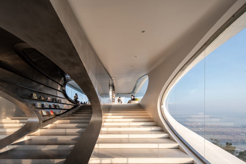 Yunhai Forest Service Station by Line+ Studio