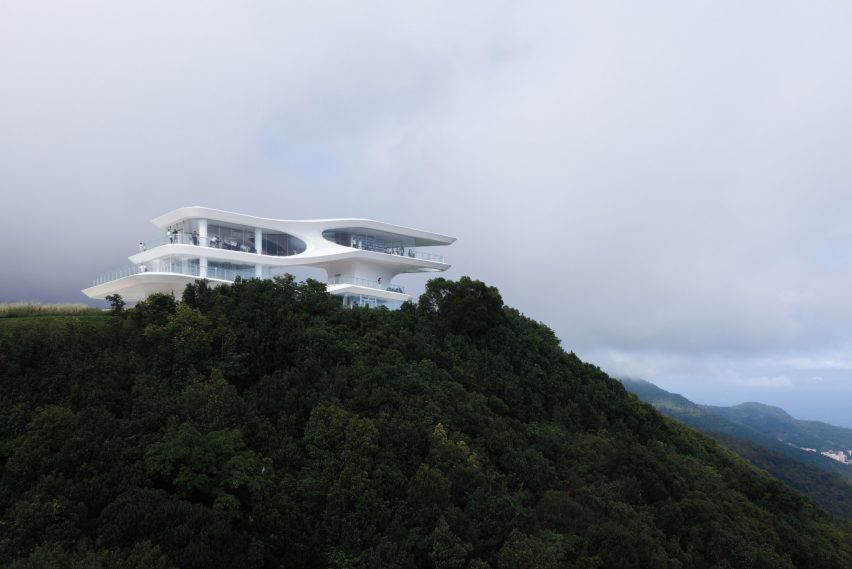 Yunhai Forest Service Station by Line+ Studio
