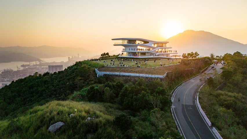 Yunhai Forest Service Station by Line+ Studio