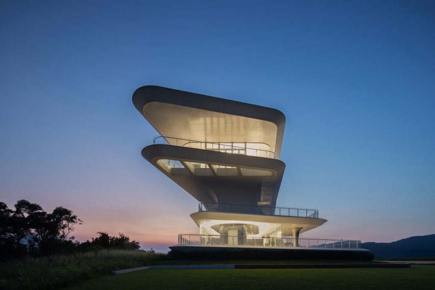 Yunhai Forest Service Station by Line+ Studio