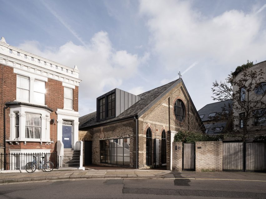 Exterior of Addison Studios by Tigg + Coll Architects