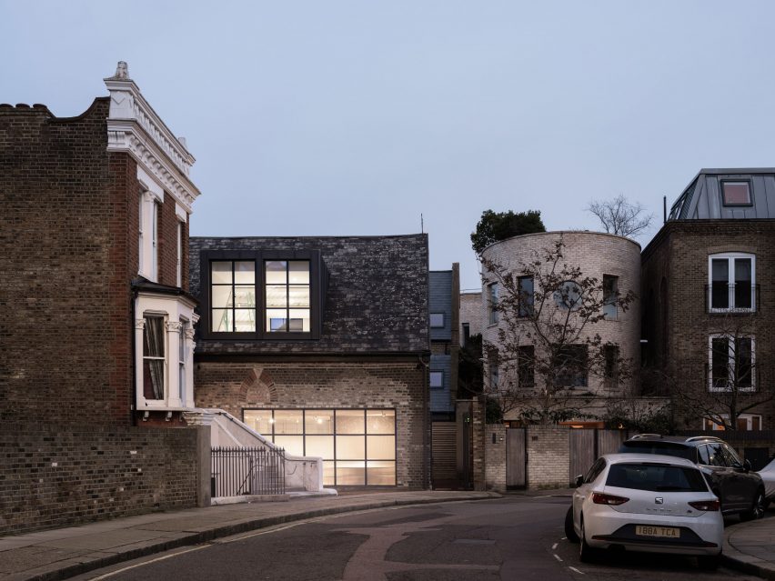 Exterior of Addison Studios by Tigg + Coll Architects
