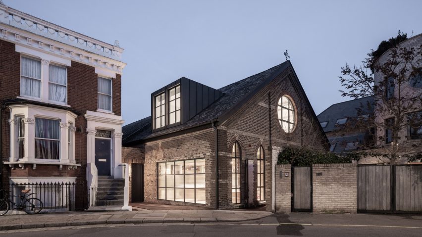 Exterior of Addison Studios by Tigg + Coll Architects