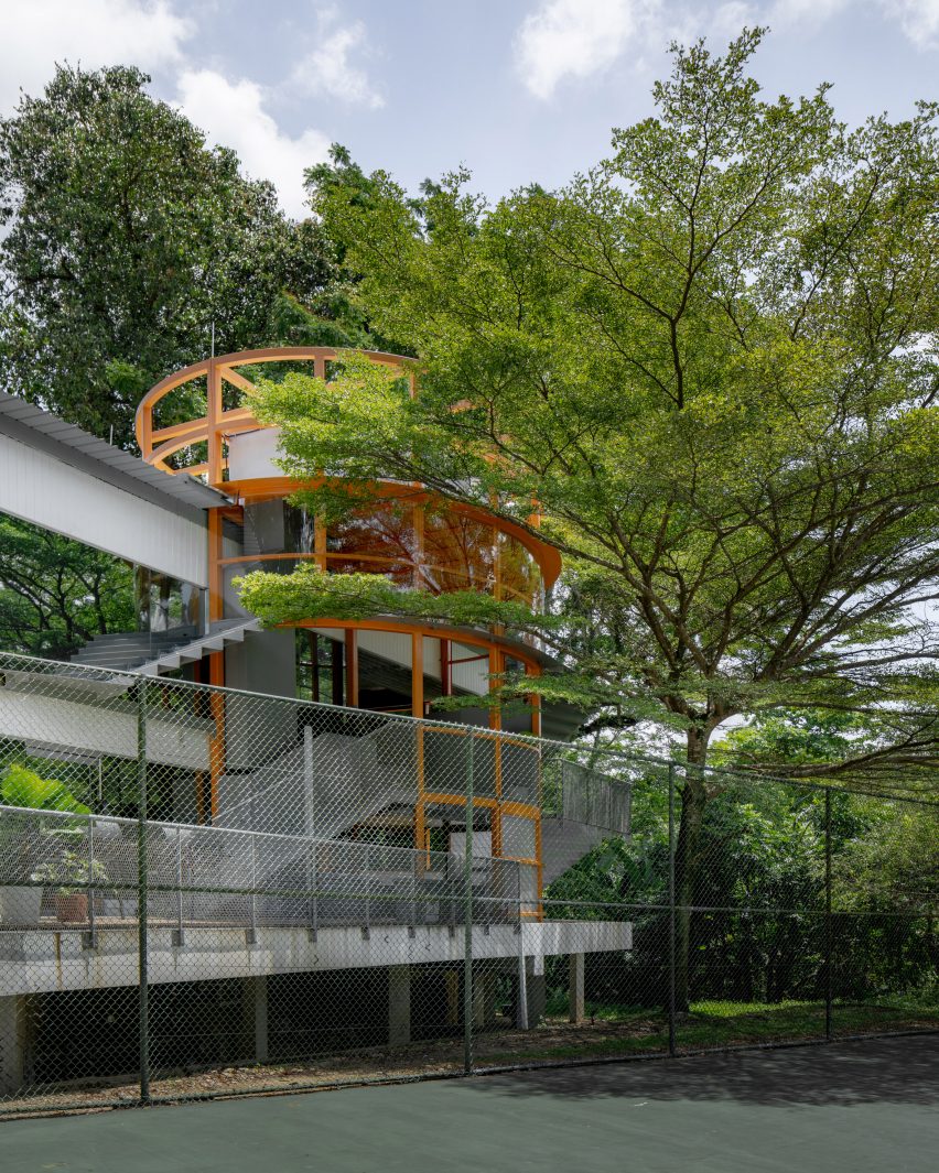 Cylindrical volume cutting into the Air restaurant in Singapore