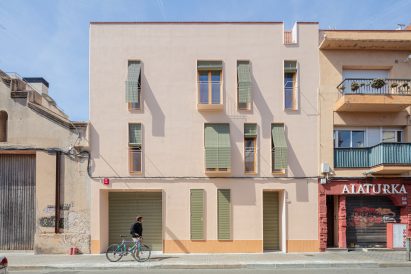 Apartment block facade by Be Studio