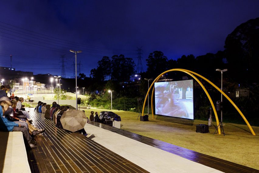 Outdoor cinema at Cantinho do Céu