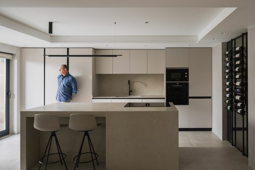 Casa Inversa apartment in Valencia by Destudio
