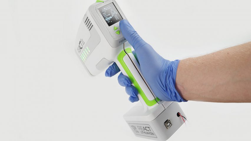 Device to reduce blood loss from knife wounds