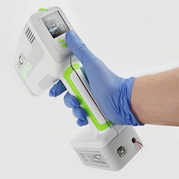 Device to reduce blood loss from knife wounds