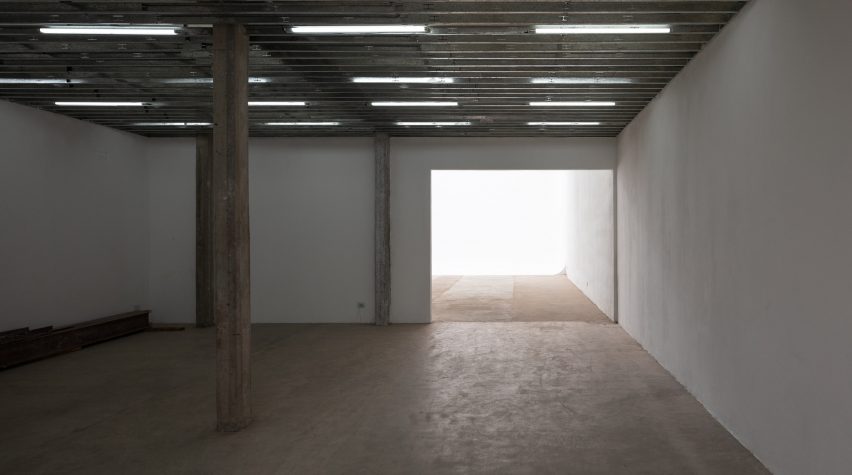 Studio with metal ceiling
