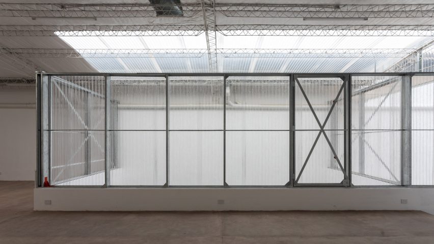 Polycarbonate siding