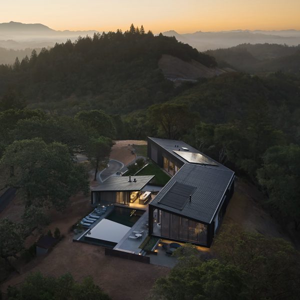 Sonoma County house by Studio VARA