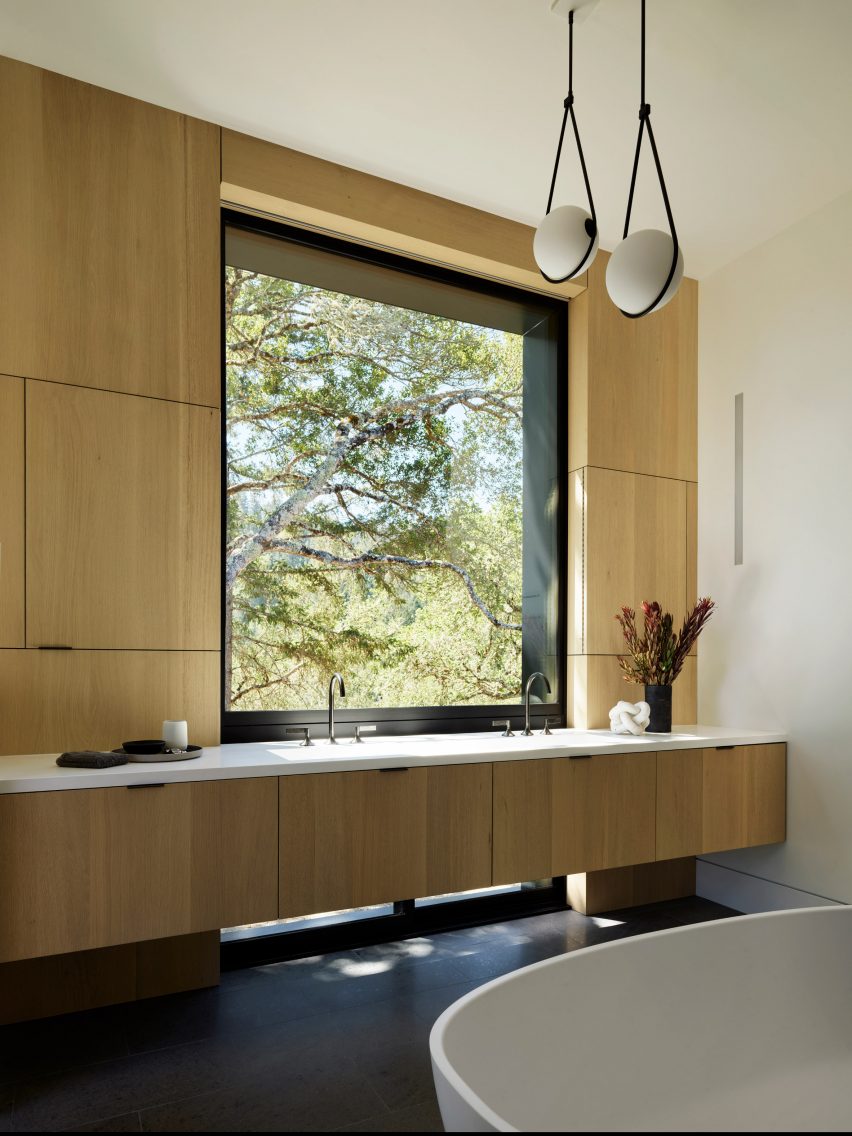 Sonoma County house by Studio VARA