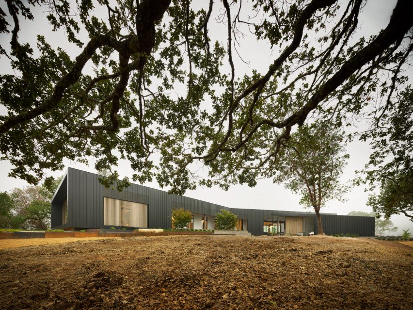 Sonoma County house by Studio VARA