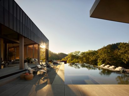 Infinity pool