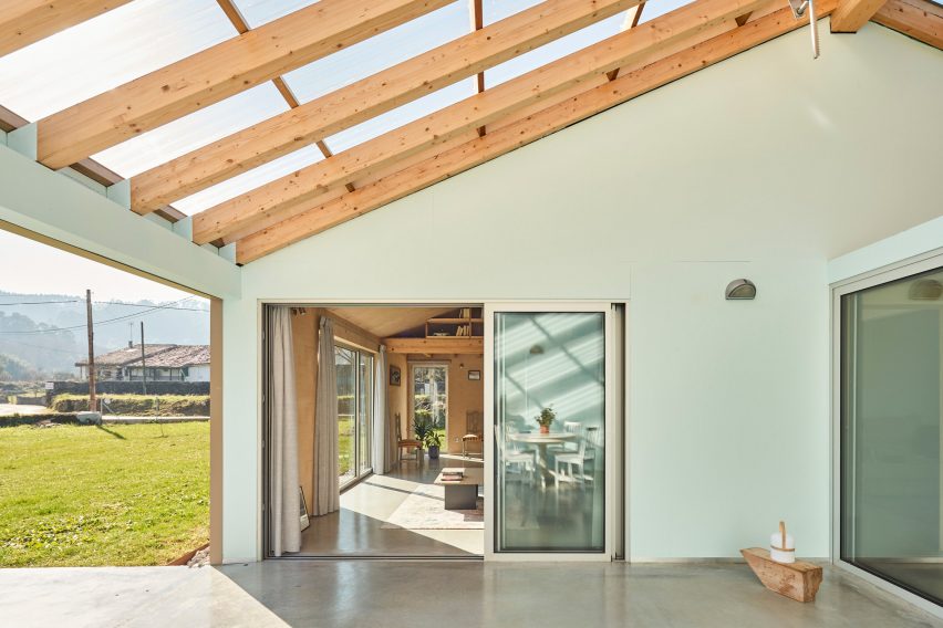 The Cork and Wood House by Gurea Arquitectura Cooperativa in Spain