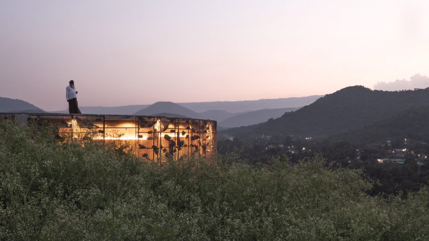 Exterior of The Infinite Rise by Earthscape