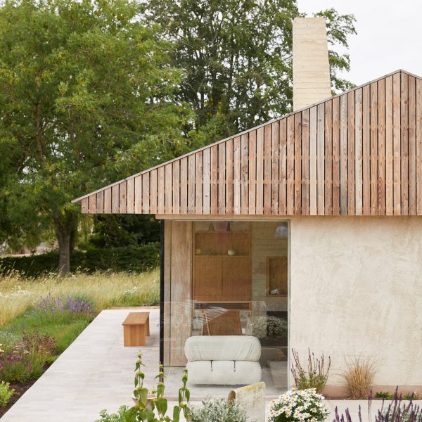 The Maker's Barn by Hutch Design outside London