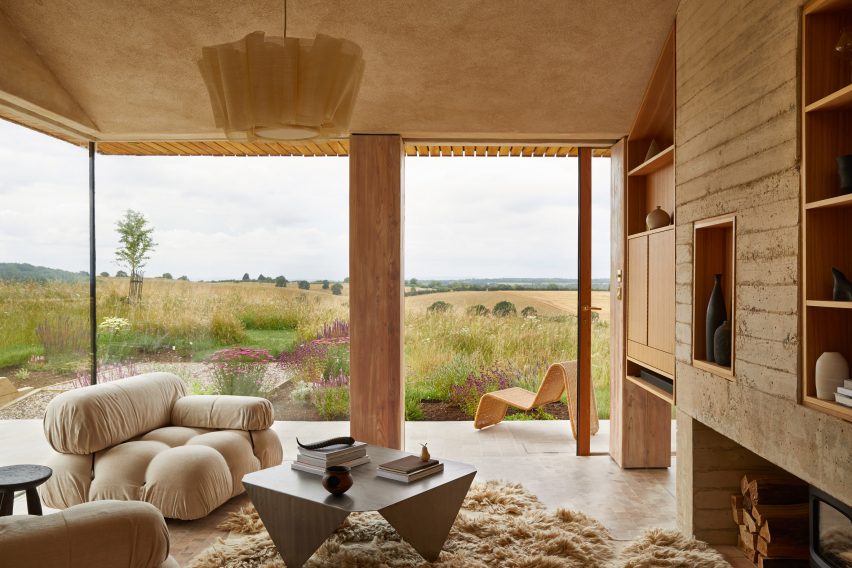 The Maker's Barn by Hutch Design outside London