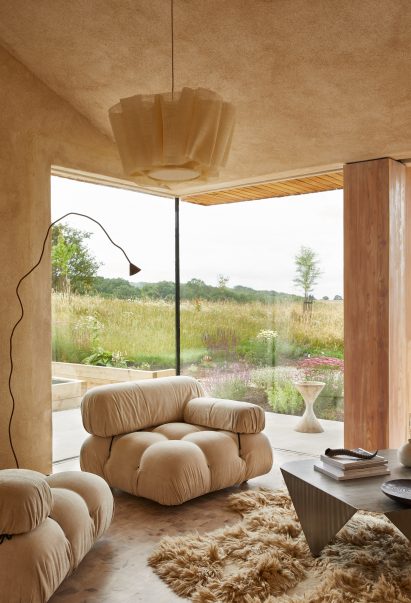 The Maker's Barn by Hutch Design outside London