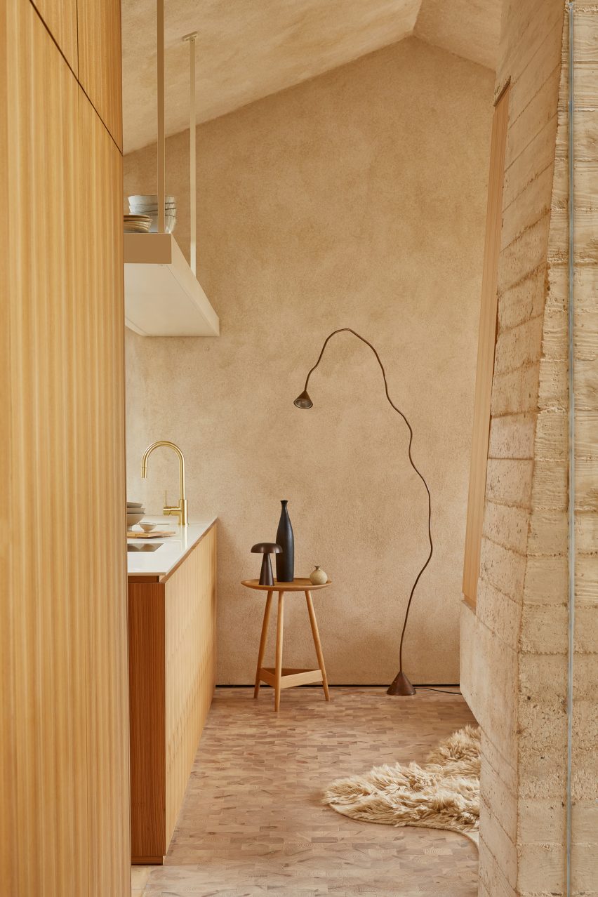 The Maker's Barn by Hutch Design outside London