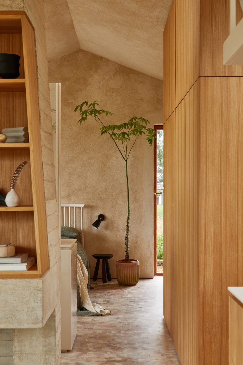 The Maker's Barn by Hutch Design outside London
