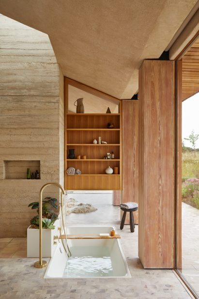 The Maker's Barn by Hutch Design outside London
