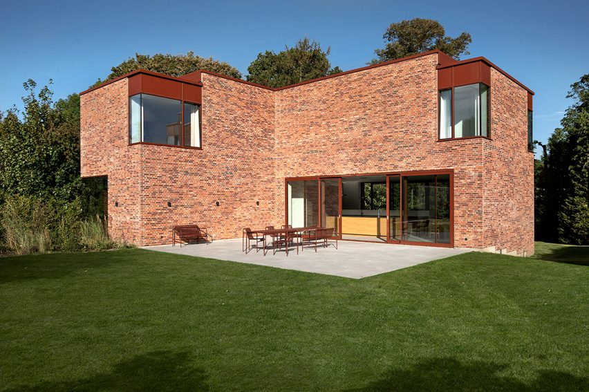 Kildeskovsvej house by Valbæk Brørup Architects