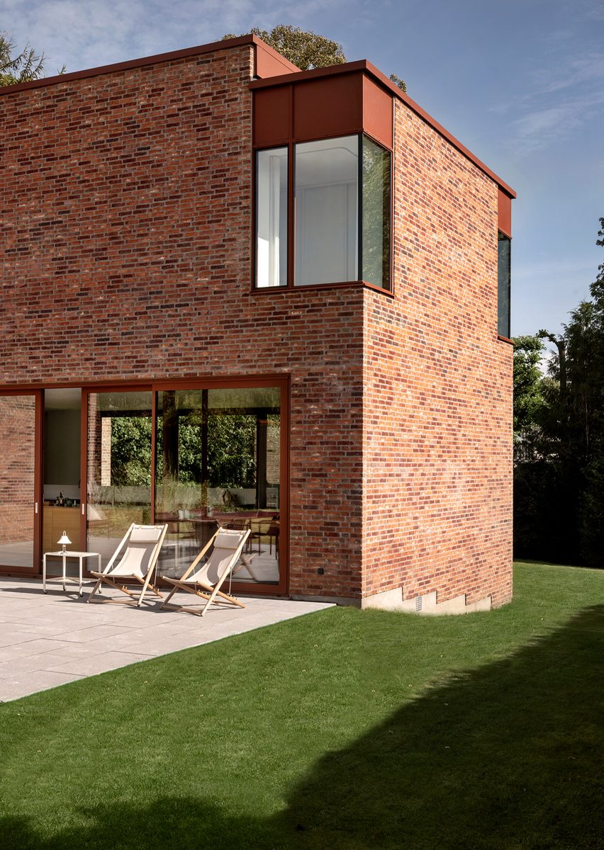 Kildeskovsvej house by Valbæk Brørup Architects