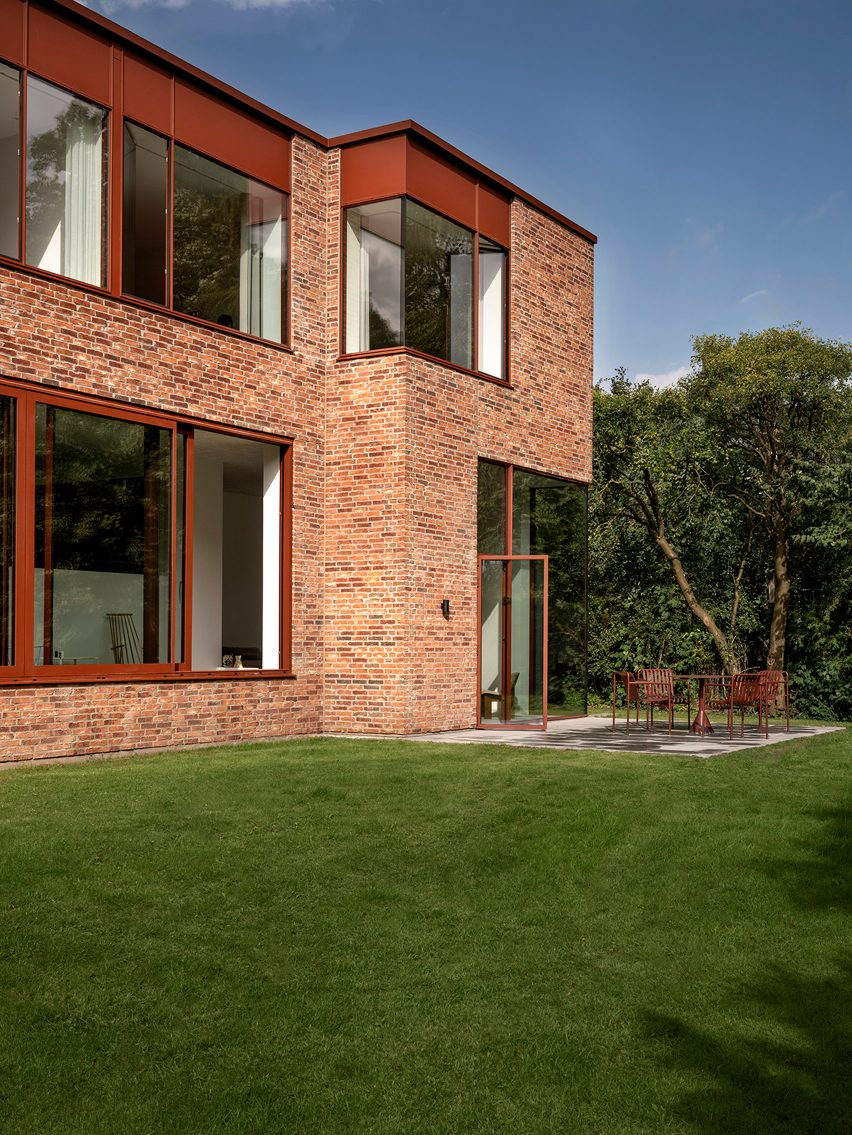 Kildeskovsvej house by Valbæk Brørup Architects