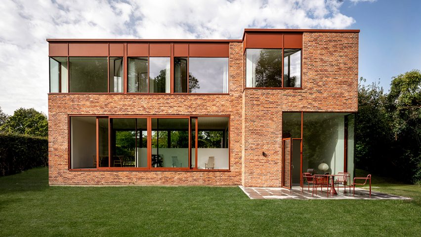 Kildeskovsvej house by Valbæk Brørup Architects