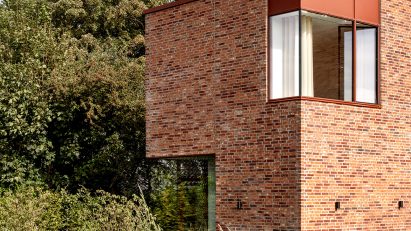 Valbæk Brørup Architects completes “simple and calm” brick villa outside Copenhagen