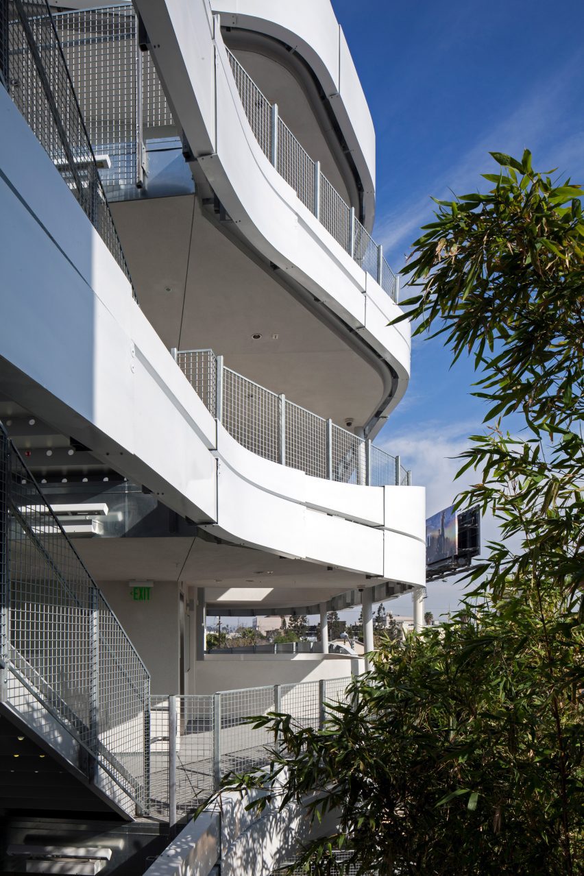 Curved metal siding terraces Art Gray