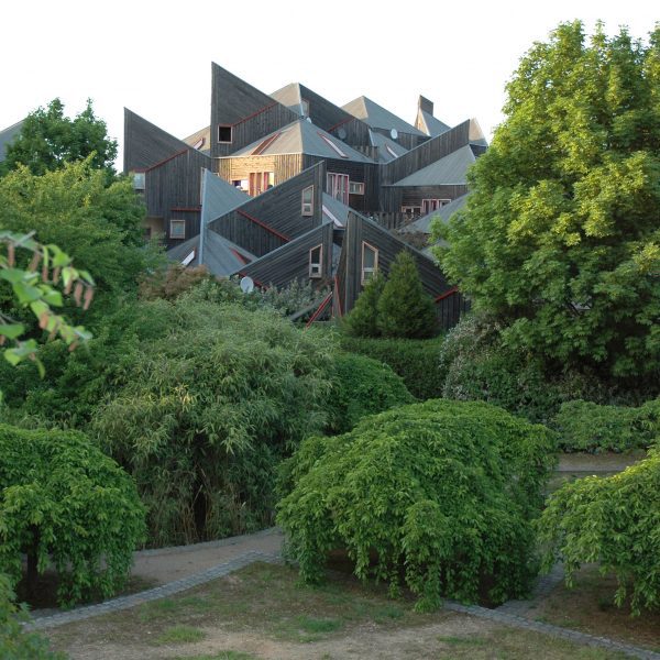 Social housing in Le Blanc Mesnil by Iwona Buczkowska