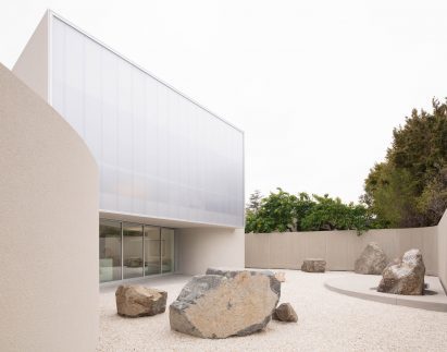 Polycarbonate upper story and rock garden