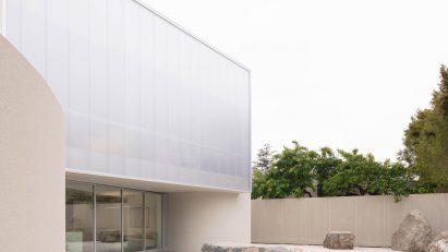 Polycarbonate second storey on LA housing renovation