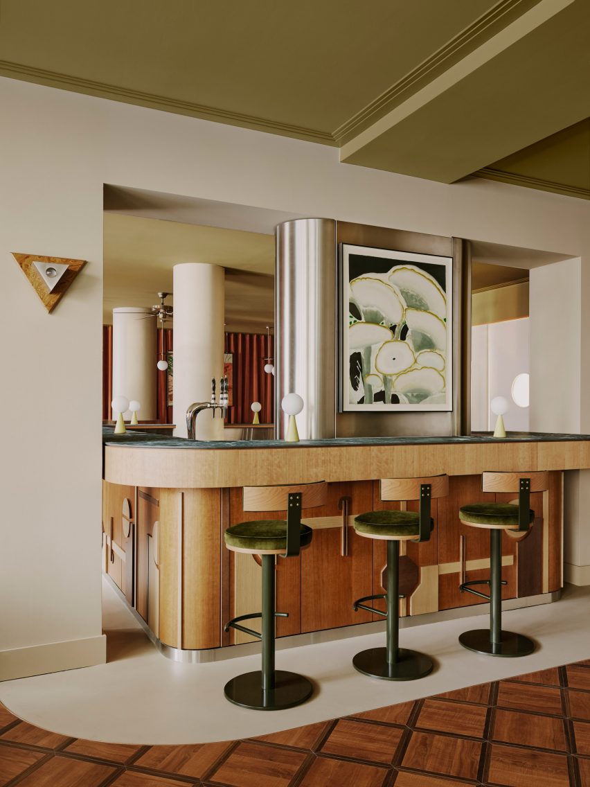 Bar area in Locke am Platz hotel Zurich