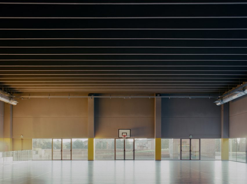 Gymnasium for a school in Merate by MD41